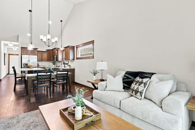 7801 Ava Trail, Inver Grove Heights, MN 55077
