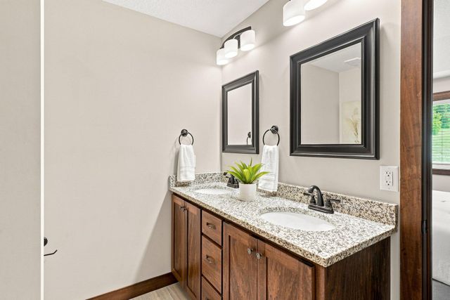 7801 Ava Trail, Inver Grove Heights, MN 55077