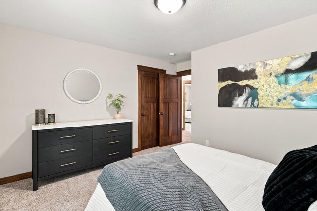 7801 Ava Trail, Inver Grove Heights, MN 55077