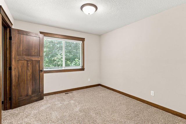 7801 Ava Trail, Inver Grove Heights, MN 55077