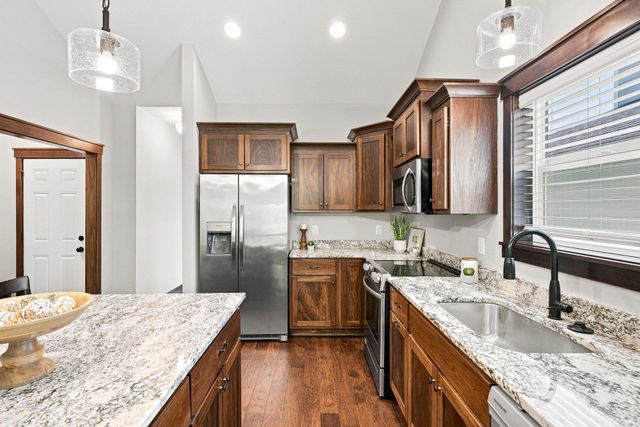 7801 Ava Trail, Inver Grove Heights, MN 55077