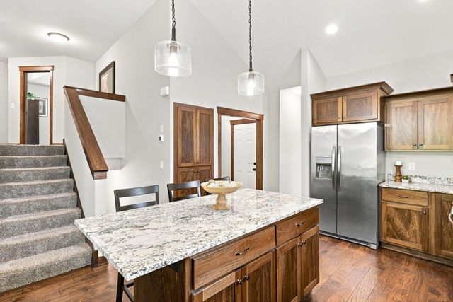 7801 Ava Trail, Inver Grove Heights, MN 55077