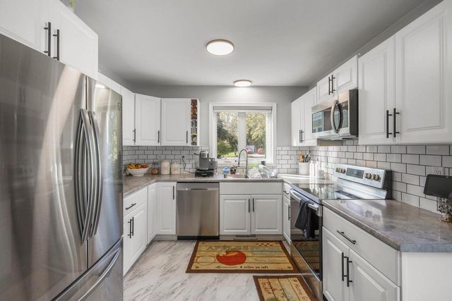 2109-2111 Adderbury Circle, Madison, WI 53711