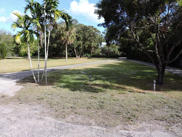 4529 Square Lake Drive, Palm Beach Gardens, FL 33418