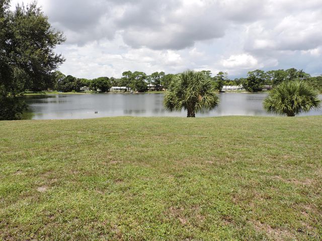 4529 Square Lake Drive, Palm Beach Gardens, FL 33418