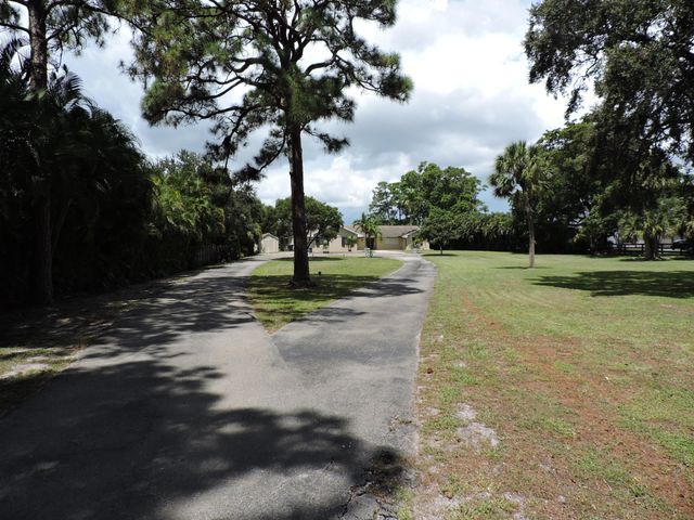 4529 Square Lake Drive, Palm Beach Gardens, FL 33418