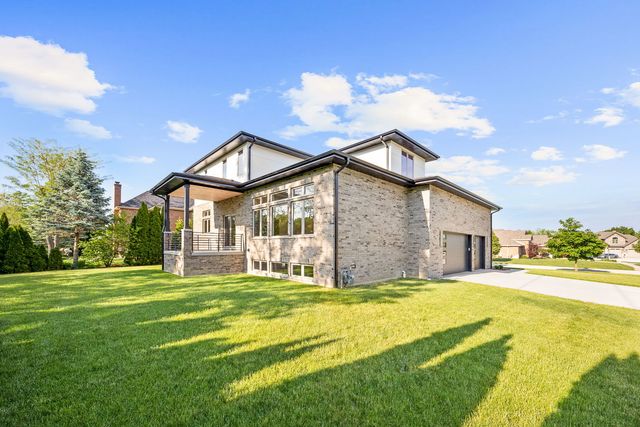 15966 S Crystal Creek Drive, Homer Glen, IL 60491