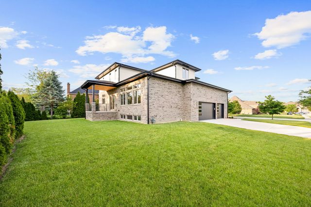 15966 S Crystal Creek Drive, Homer Glen, IL 60491