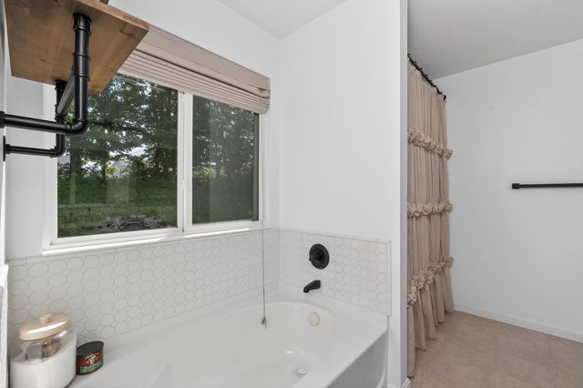 6984 Lucia Drive, Burlington, KY 41005