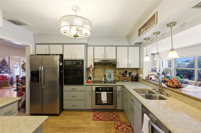 608 LA GORCE DR, Venice, FL 34293