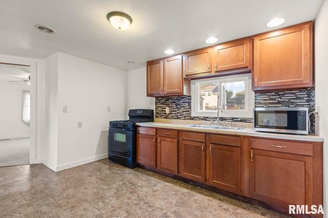 4208 S LAFAYETTE Avenue, Bartonville, IL 61607