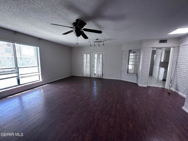 404 E HAGUE Road, El Paso, TX 79902
