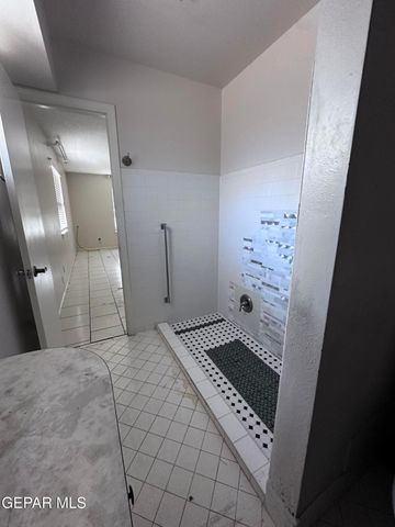 404 E HAGUE Road, El Paso, TX 79902