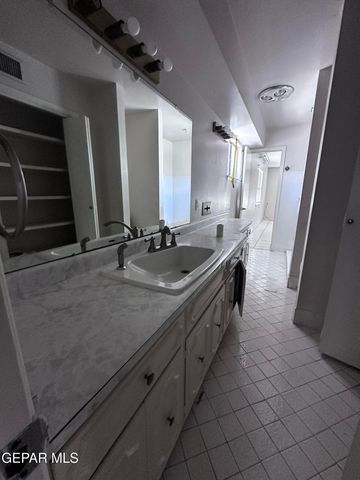 404 E HAGUE Road, El Paso, TX 79902