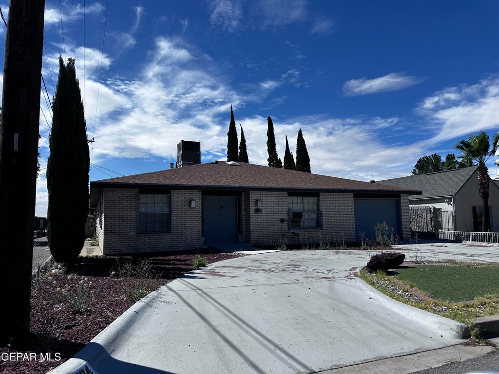 404 E HAGUE Road, El Paso, TX 79902