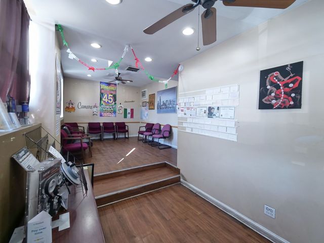 5000 W Cermak Road W, Cicero, IL 60804