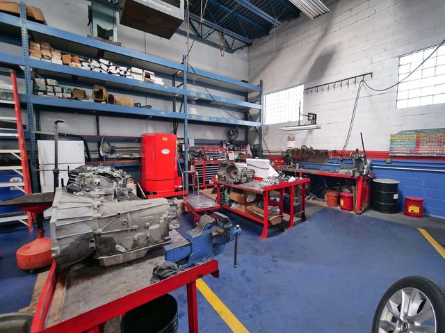 5000 W Cermak Road W, Cicero, IL 60804