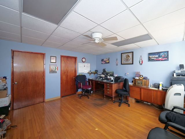 5000 W Cermak Road W, Cicero, IL 60804