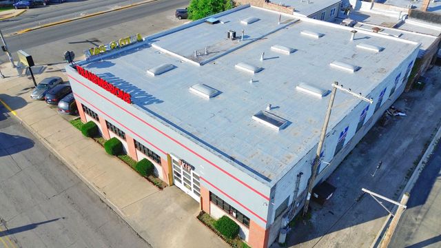 5000 W Cermak Road W, Cicero, IL 60804