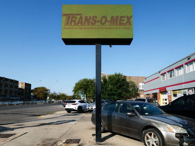 5000 W Cermak Road W, Cicero, IL 60804