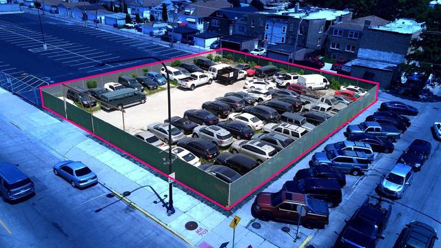 5000 W Cermak Road W, Cicero, IL 60804