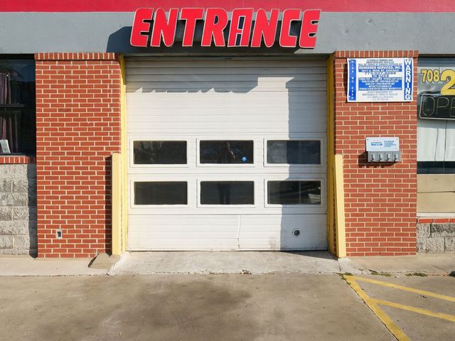 5000 W Cermak Road W, Cicero, IL 60804
