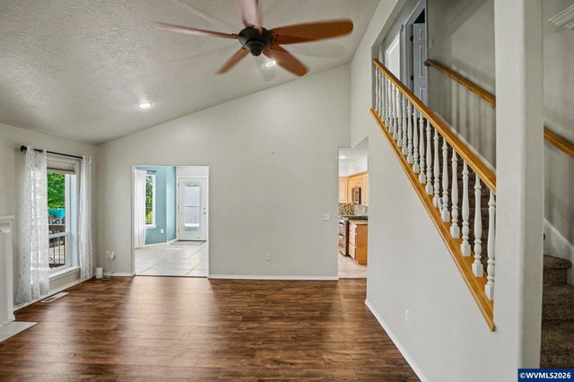 812 SW 8th St, Sublimity, OR 97385