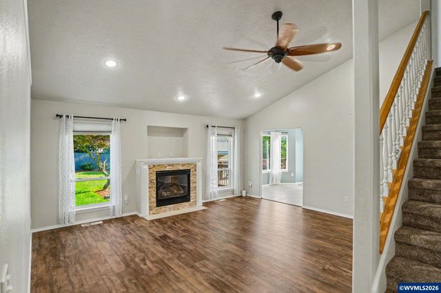 812 SW 8th St, Sublimity, OR 97385