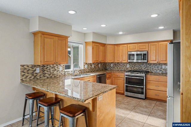 812 SW 8th St, Sublimity, OR 97385