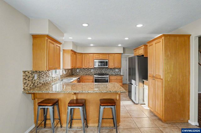 812 SW 8th St, Sublimity, OR 97385