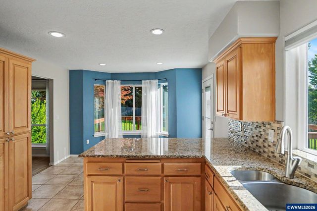 812 SW 8th St, Sublimity, OR 97385