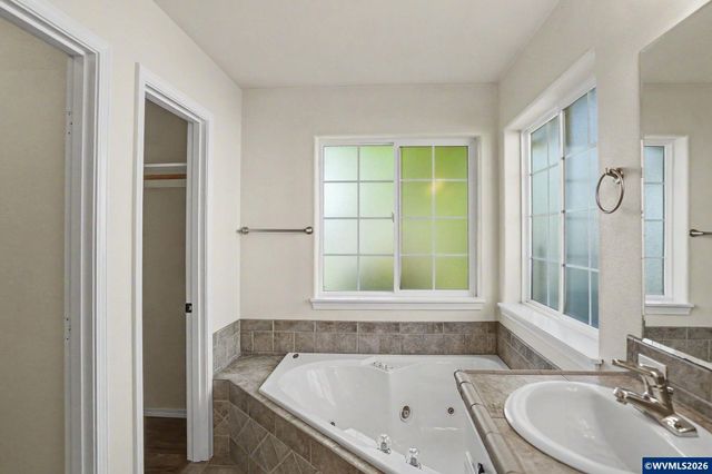 812 SW 8th St, Sublimity, OR 97385