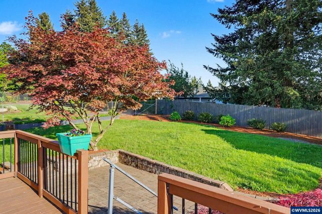 812 SW 8th St, Sublimity, OR 97385
