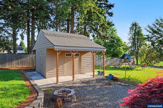 812 SW 8th St, Sublimity, OR 97385