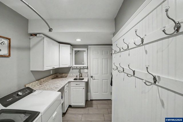 812 SW 8th St, Sublimity, OR 97385
