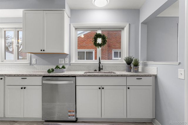 12076 Nathaline, Redford Charter Township, MI 48239