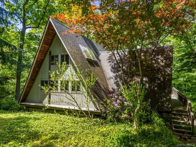 56 High Hill Road, Tuxedo Park, NY 10987