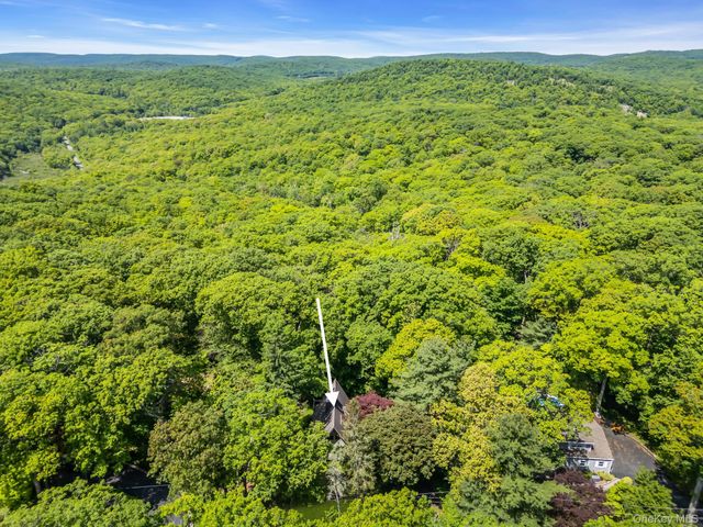 56 High Hill Road, Tuxedo Park, NY 10987