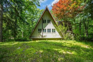 56 High Hill Road, Tuxedo Park, NY 10987