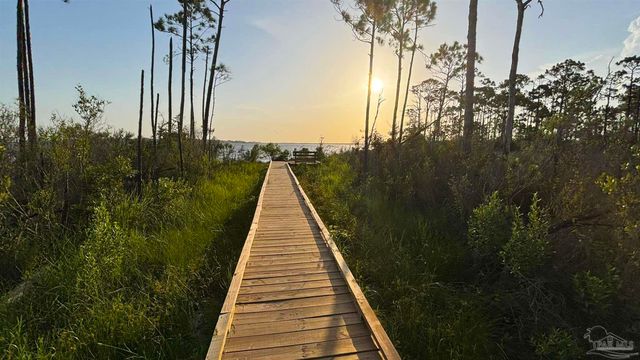 5579 North Shore Way, Pensacola, FL 32507