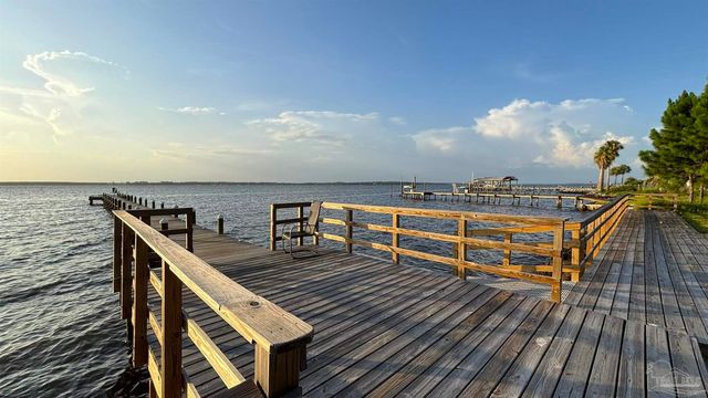 5579 North Shore Way, Pensacola, FL 32507
