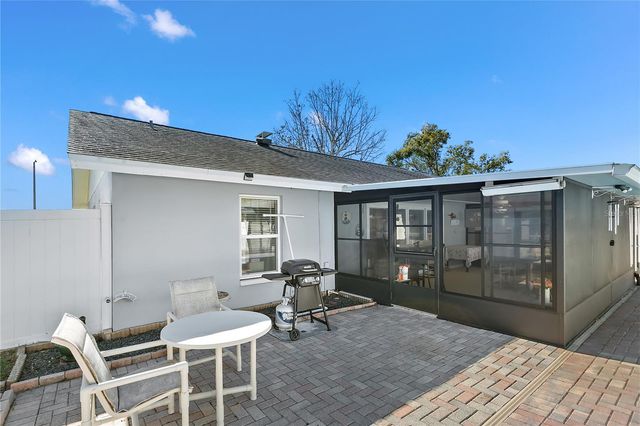 8297 100TH AVENUE, Seminole, FL 33777