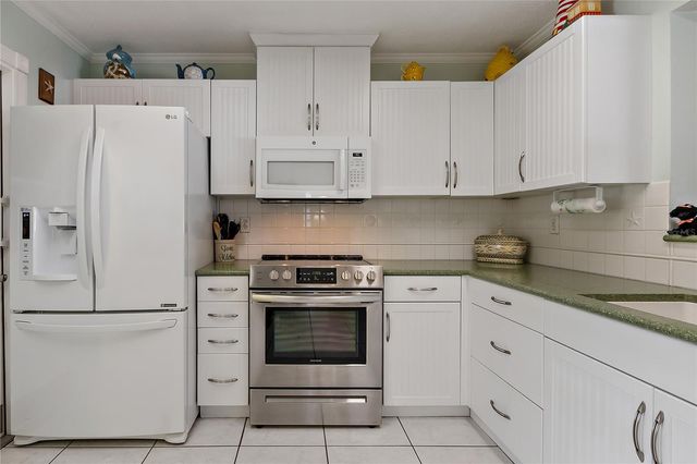 8297 100TH AVENUE, Seminole, FL 33777