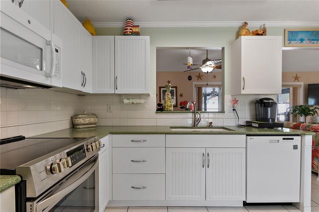 8297 100TH AVENUE, Seminole, FL 33777