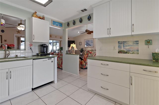 8297 100TH AVENUE, Seminole, FL 33777