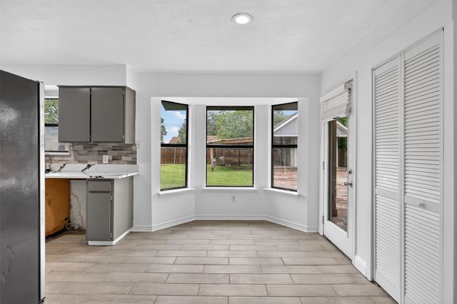516 Post Oak Lane, Burleson, TX 76028