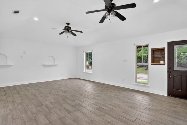 516 Post Oak Lane, Burleson, TX 76028