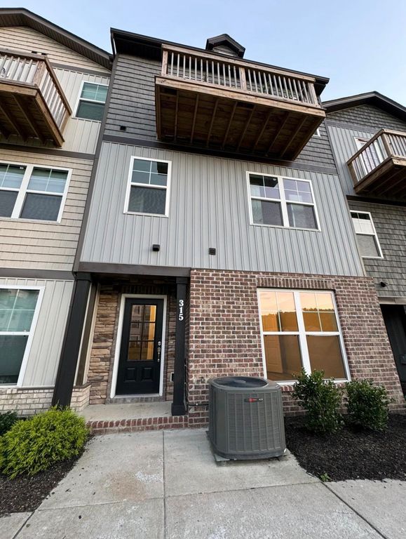 315 Jerry Butler Dr, La Vergne, TN 37086