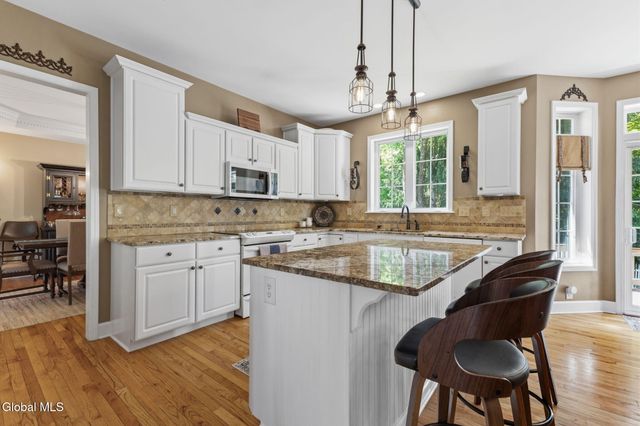 46 Mann Boulevard, Halfmoon, NY 12065