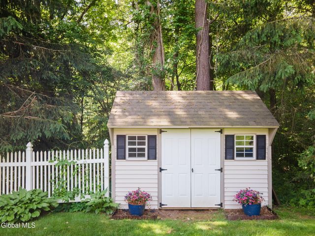 46 Mann Boulevard, Halfmoon, NY 12065